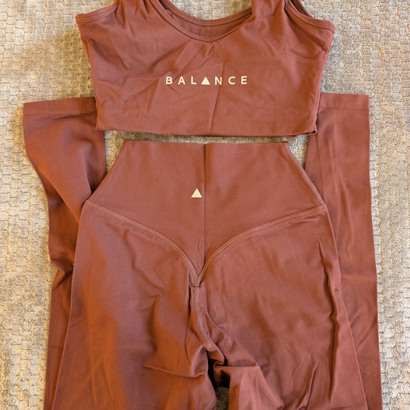 Balance Activewear Set - Picture 3 of 4